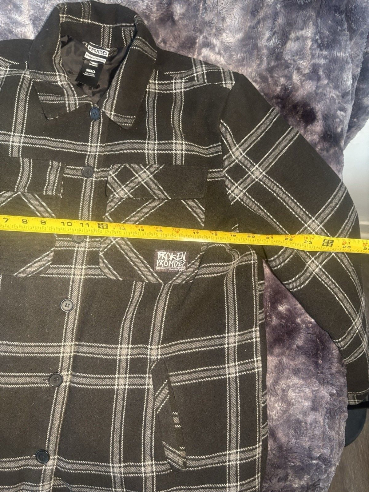 Broken Promises Plaid Flannel Shacket Jacket Womens Small Black Grey Button Up 6