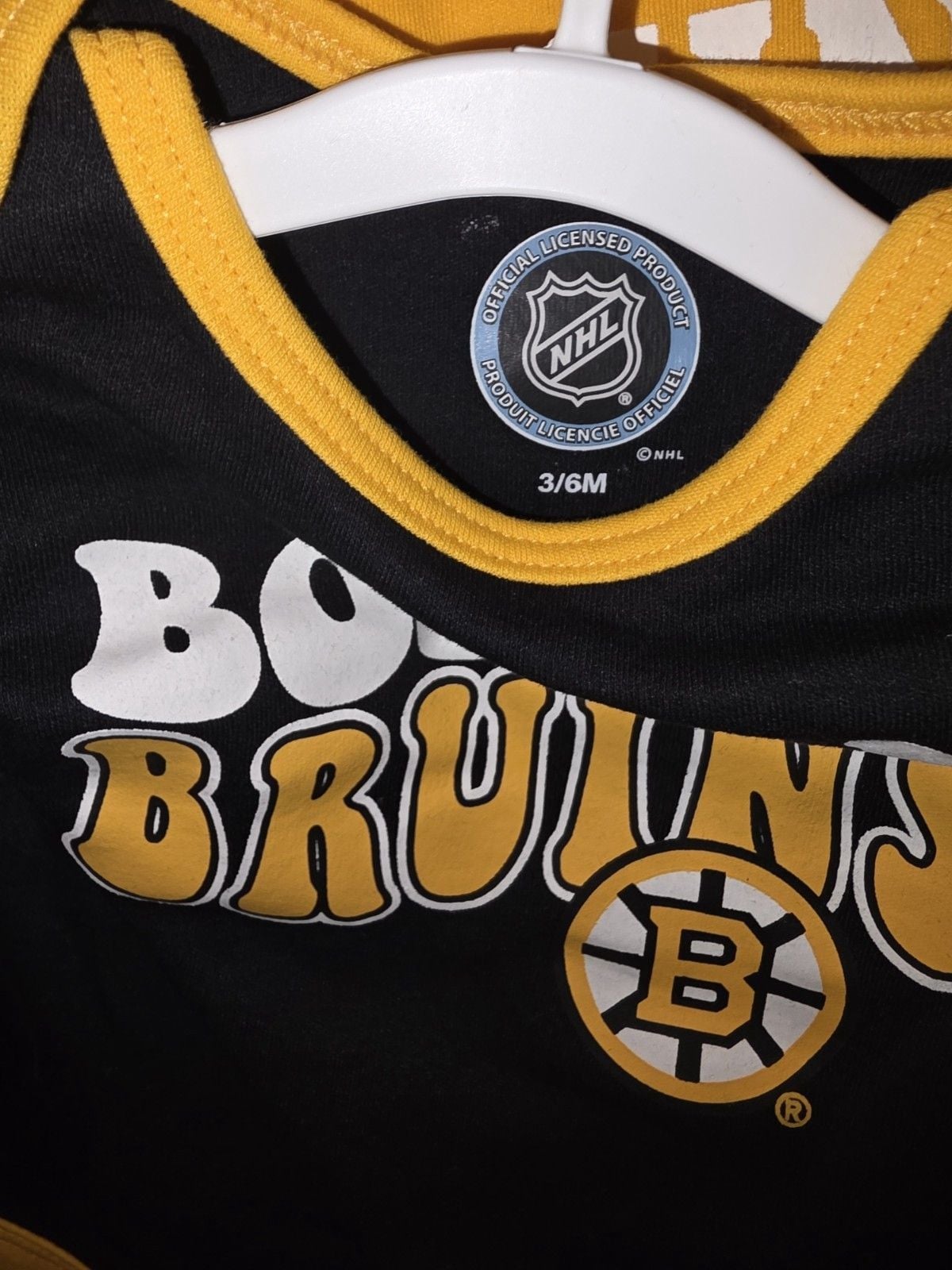 NWT Boston Bruins NHL INFANT Girl 3-Pack Team Bodysuits Creepers set 3-6 Months 4