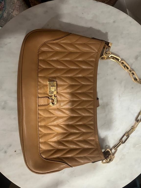 Gucci Quilted Leather Shoulder Bag with Gold Chain 3
