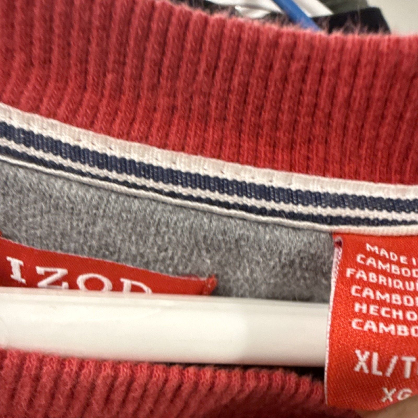 IZOD Men's Red Crewneck Pullover Sweatshirt XL Knit Embroidered Logo Long Sleeve-0010 3