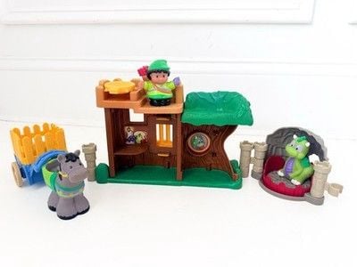 2004 Fisher-Price Little People Lil' Kingdom Watchful Woodsman Set Dragon Lair 2