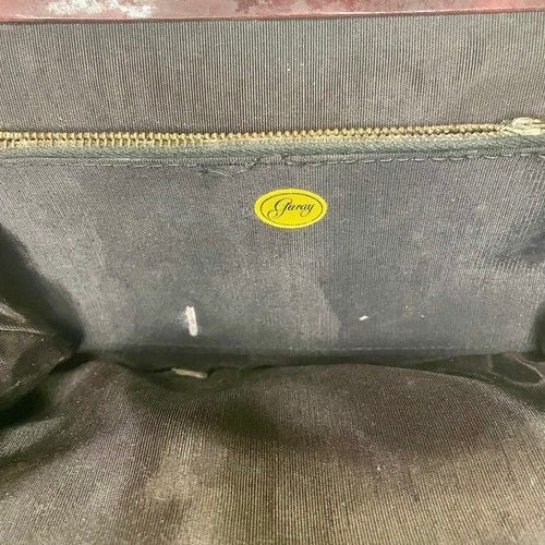 Vintage Burgundy Handbag with Sturdy Handle 6