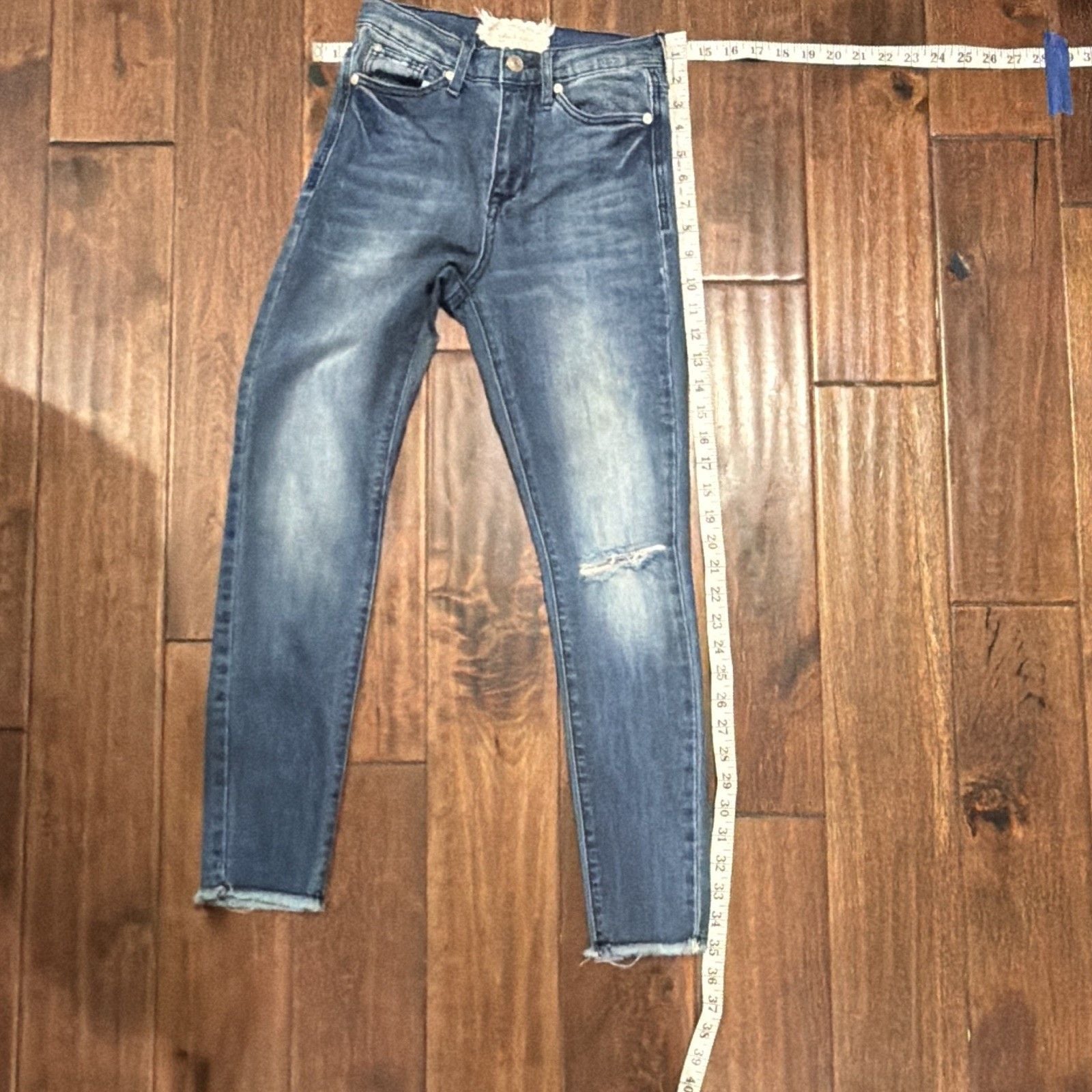 Altar'd State Women's Skinny Jeans Blue Medium Wash Distressed Stretch Denim 4