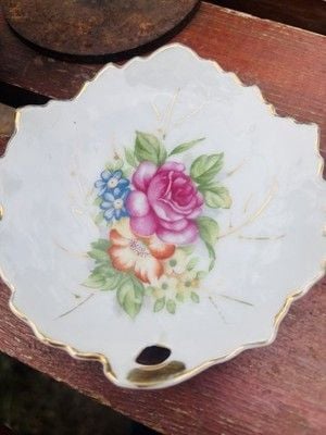 Vintage Noritake Porcelain Floral Trinket Dish w/ Gold Trim & Thumb Handle 12