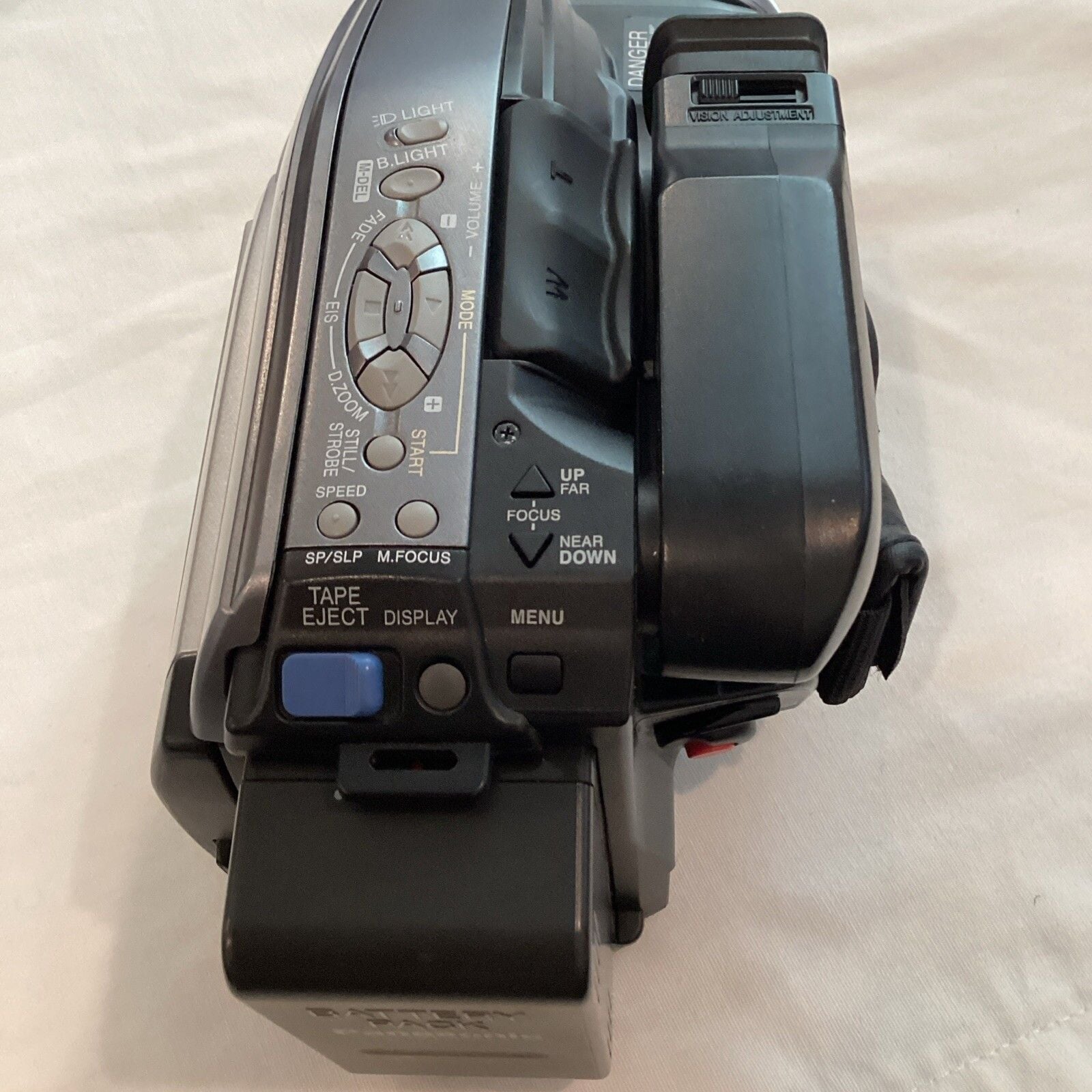 Panasonic Pamcorder VHS-C Camcorder PV-L452 W Battery, Cord, Strap, And Manual 5