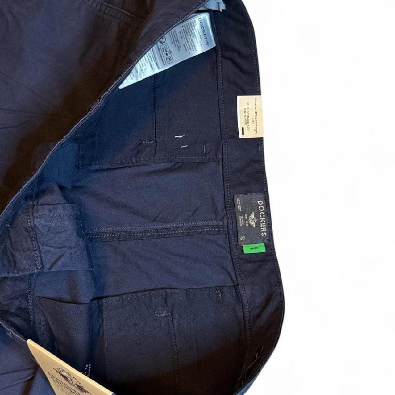 Dockers Navy blue Original Chino pants with a relaxed tapered fit size W38 L30 brand new with tags 5