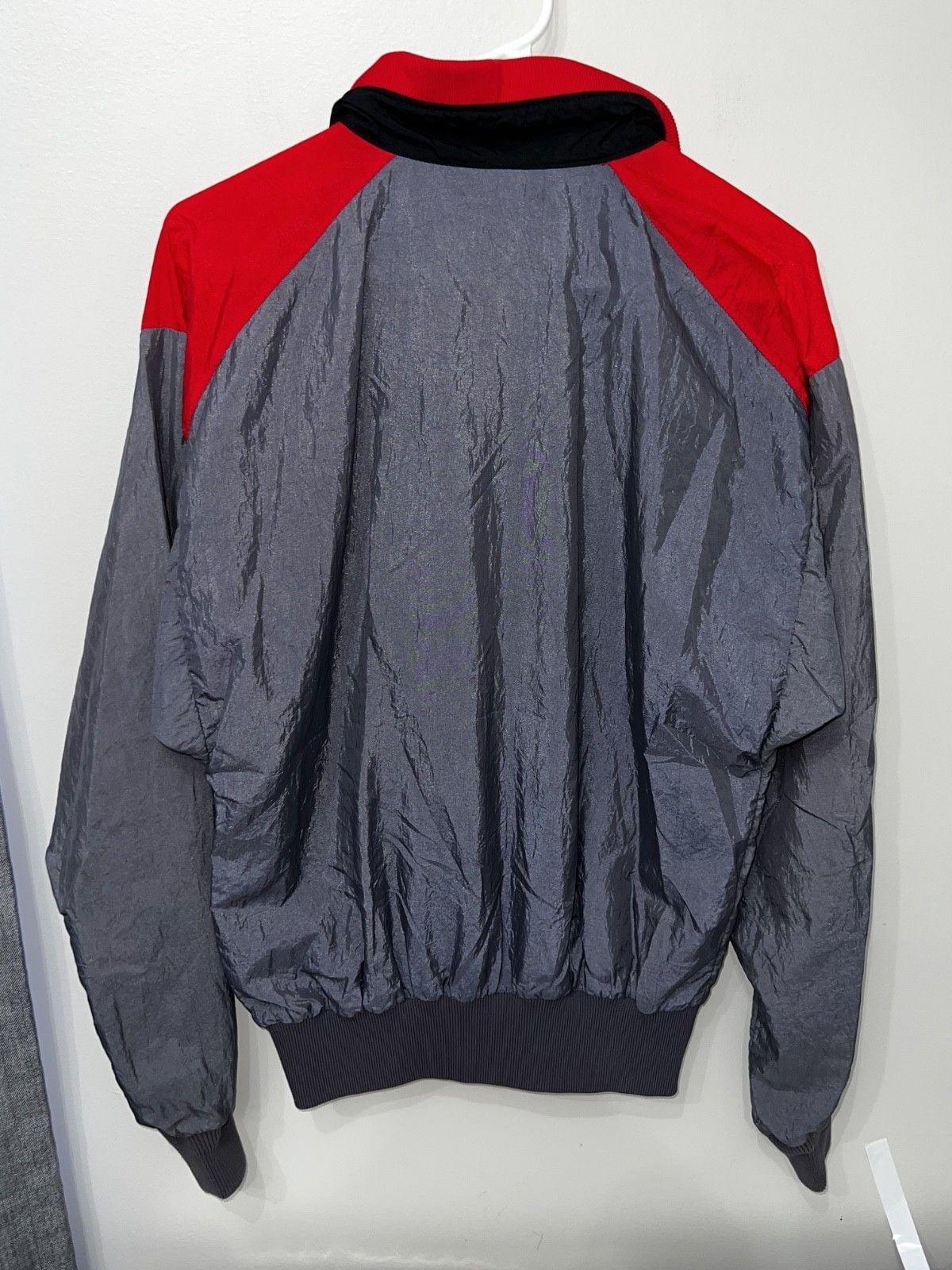 Vintage Sunbuster Windbreaker Red/black/grey Size Small 10