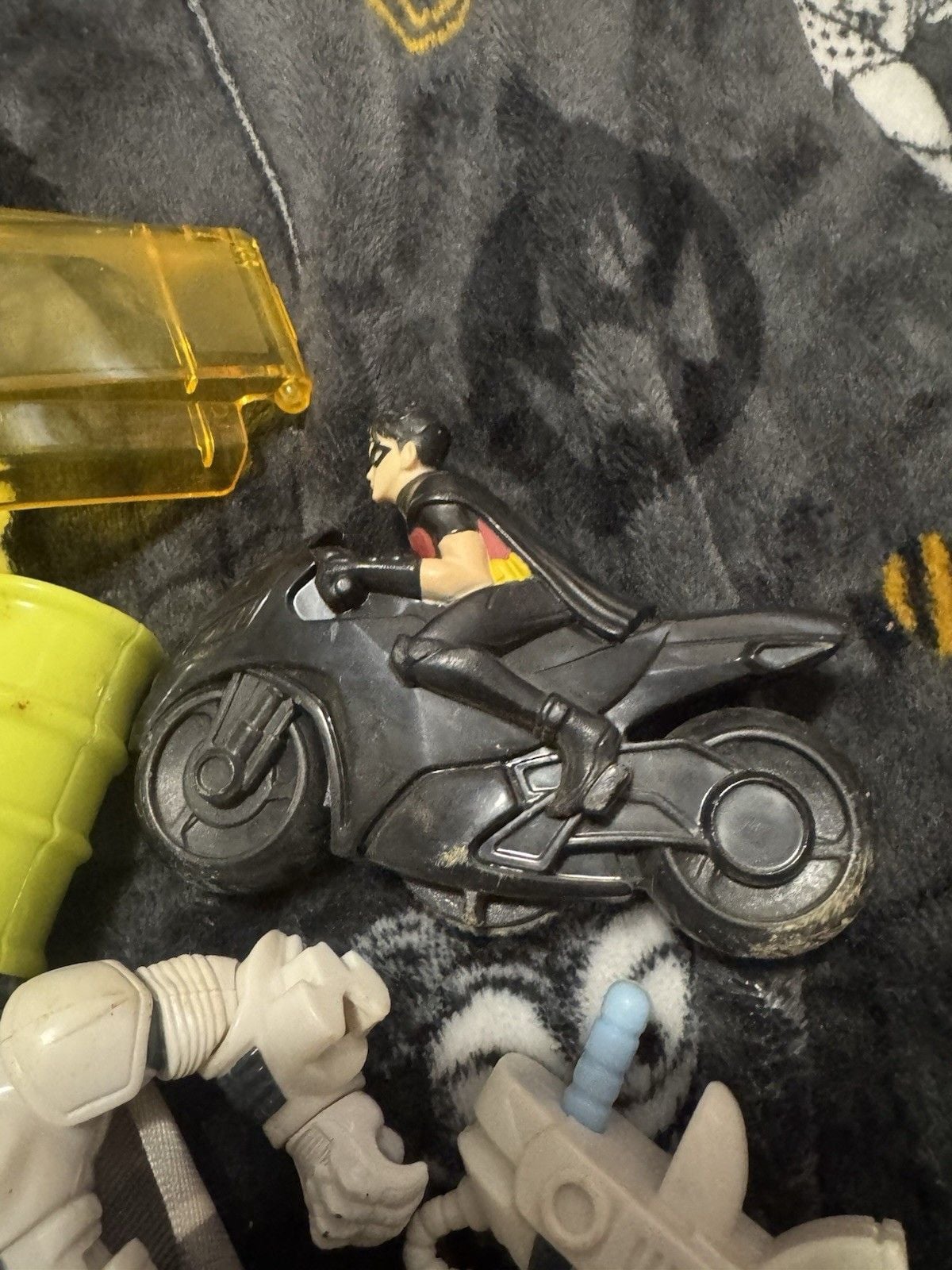 Batman Mixed Lot 4 Pack Action Figures w/ Batcycle & Accessories Plastic 6