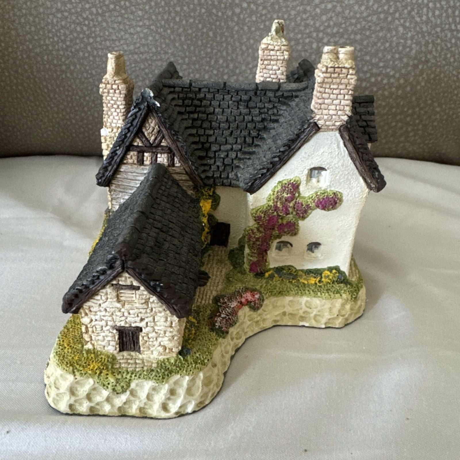 David Winter Cottages Benbow's Farmhouse Herefordshire 1987 Hand Made 1