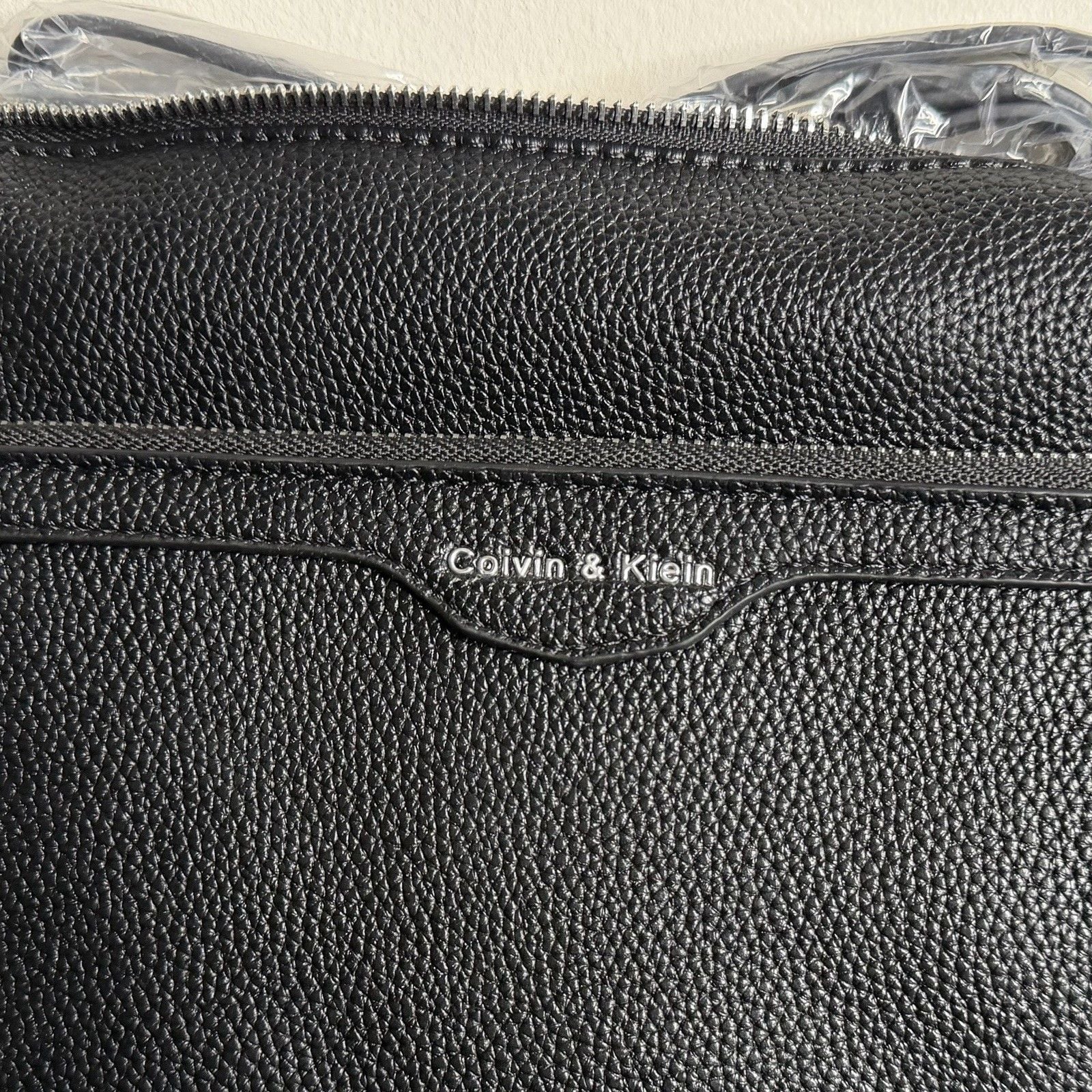 Calvin & Klein Black Pebbled Faux Leather Zip Crossbody Bag Detachable Strap 6