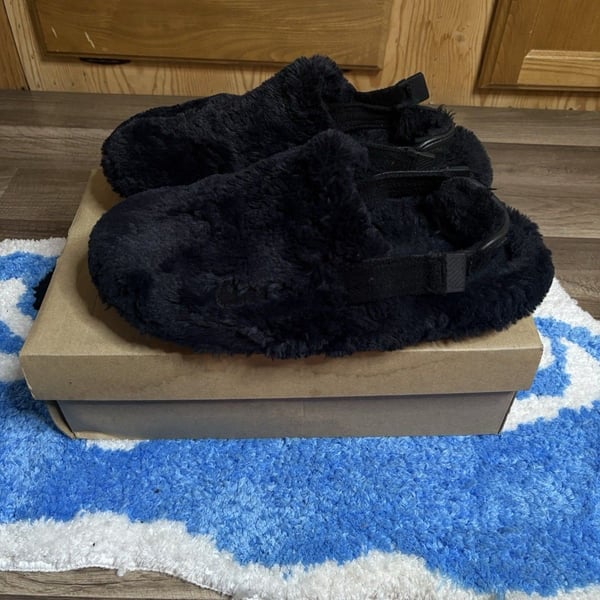 Nike Calm Mule SE Faux Fur Black Shoes Size 9 Women’s Damaged Box