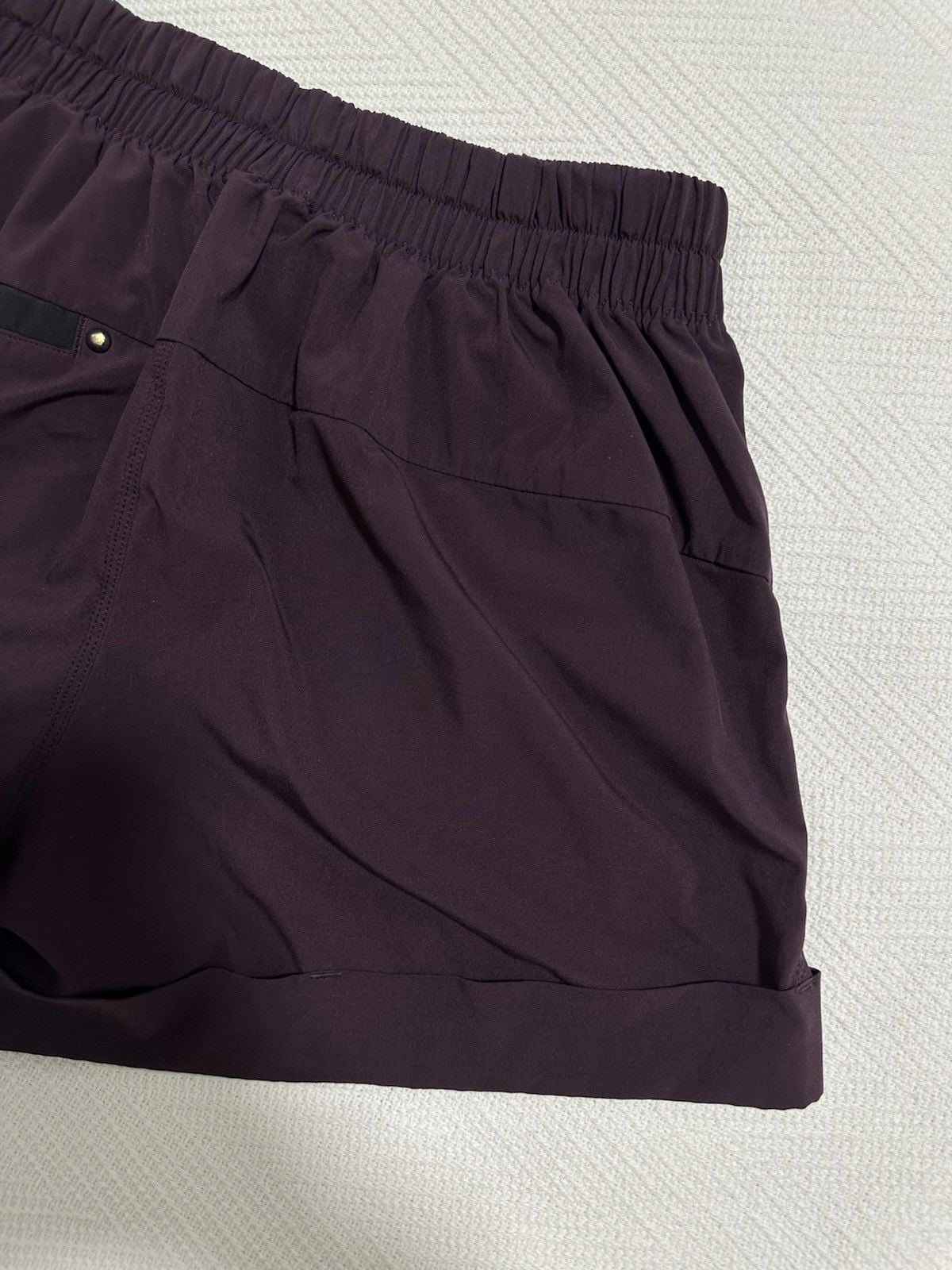 Lululemon Shorts Womens 8 Purple On The Fly 2.5” Athletic Running Walking 8