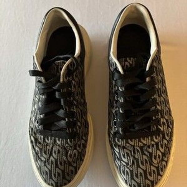 Skechers Cordova Classic Women’s Size 8