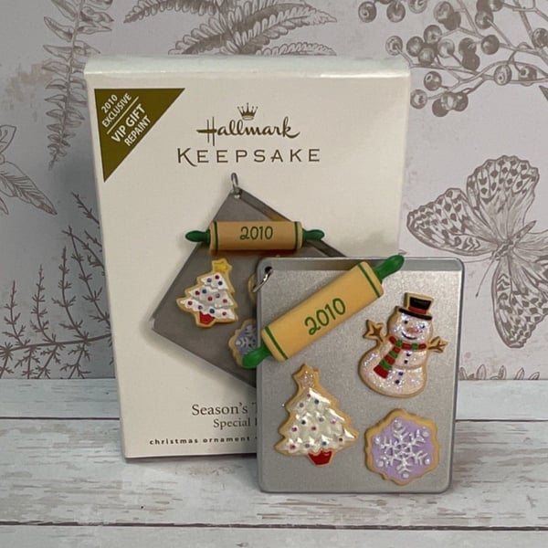 Hallmark Keepsake Season's Treatings Cookies Christmas Ornament 2010 AD4422