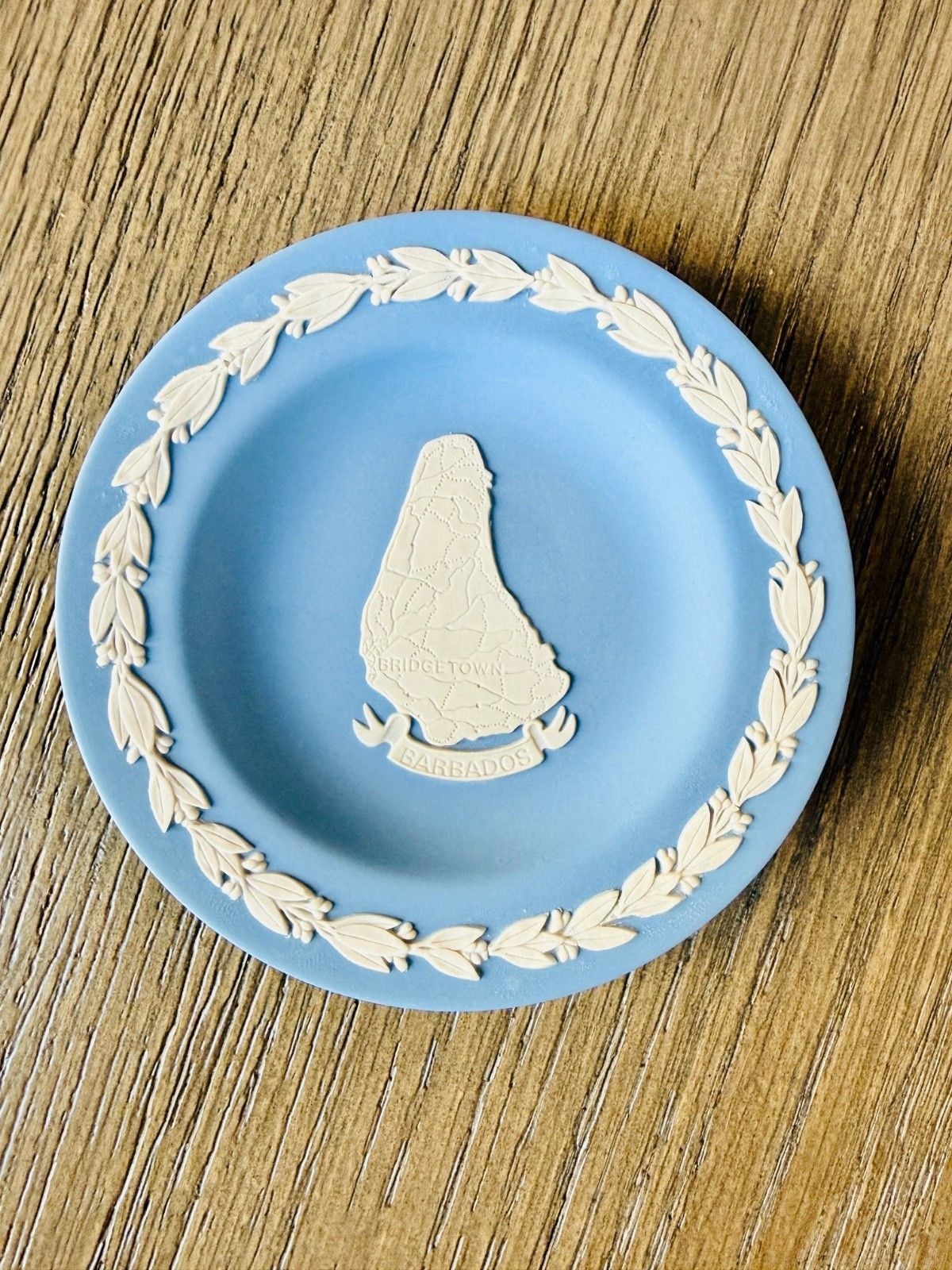 Beautiful Wedgwood Blue Jasperware Barbados Harrison's Bridgetown Plate 4.5"d 1