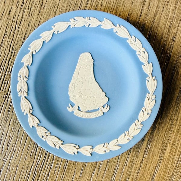 Beautiful Wedgwood Blue Jasperware Barbados Harrison's Bridgetown Plate 4.5"d