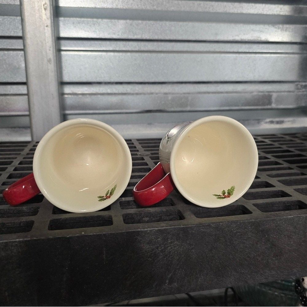 Better Homes And Gardens Poinsettia Design Ceramic Mugs - Set of 2 5