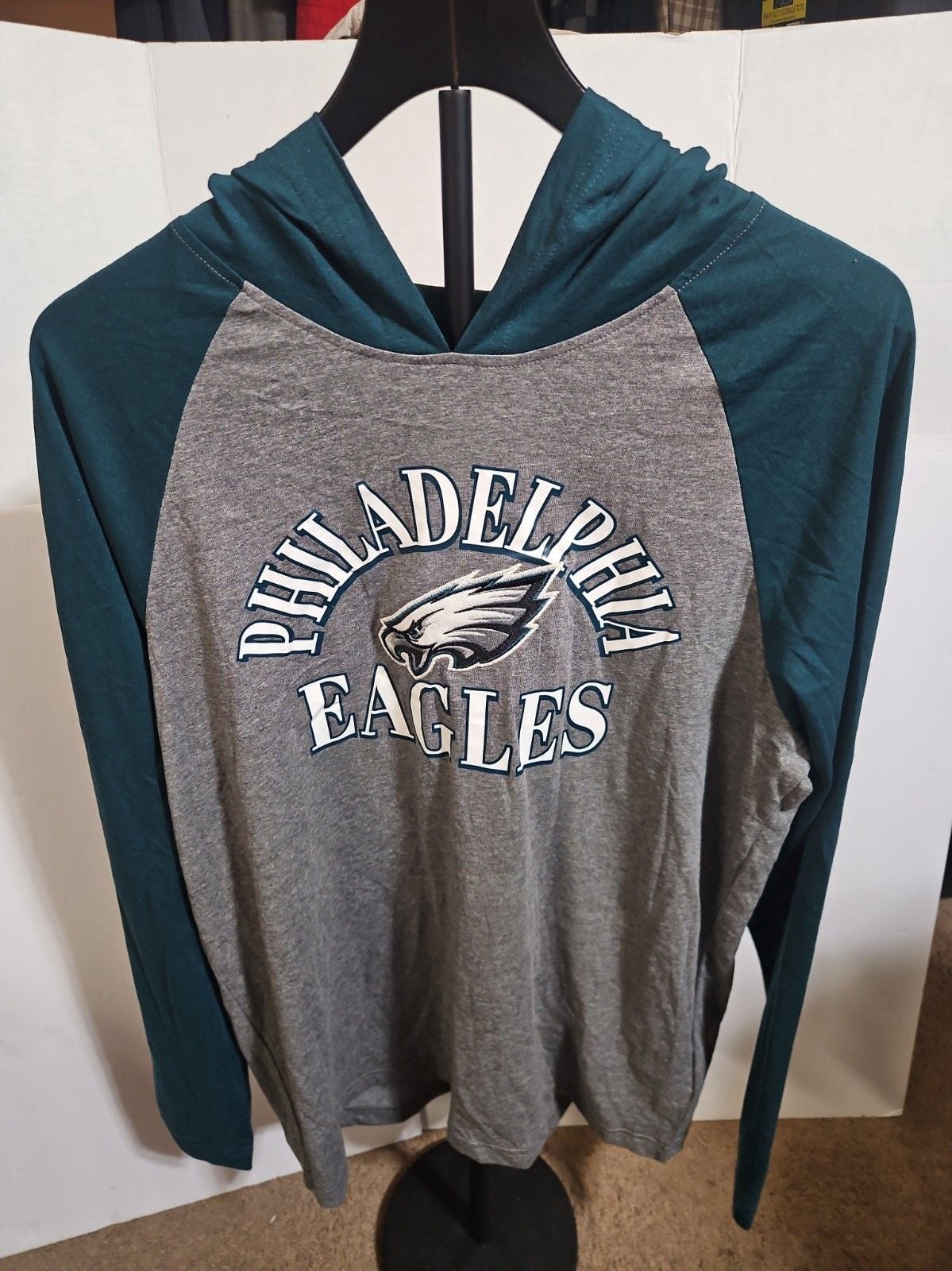 Philadelphia Eagles Raglan Hoodie L NEW 2