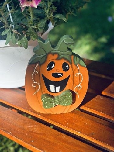 Vintage Kitschy Wooden Handpainted Jack o' Lantern Funny Face w/Buck Teeth CUTIE 2