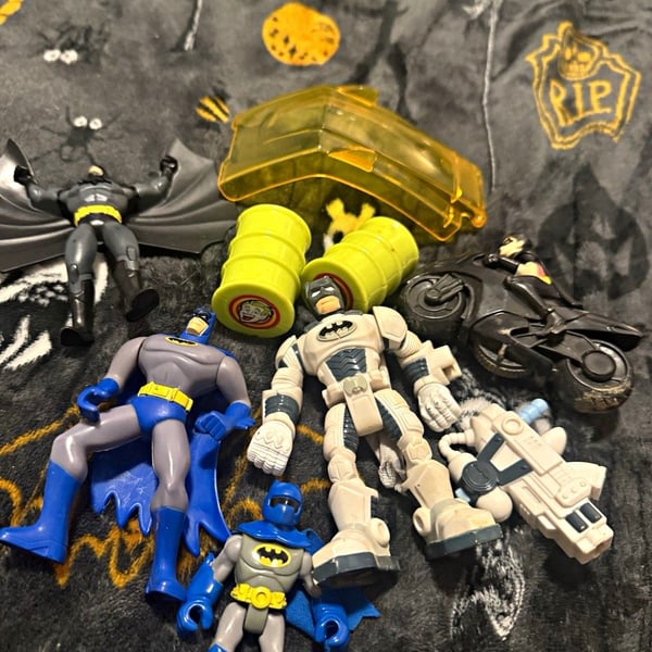 Batman Mixed Lot 4 Pack Action Figures w/ Batcycle & Accessories Plastic
