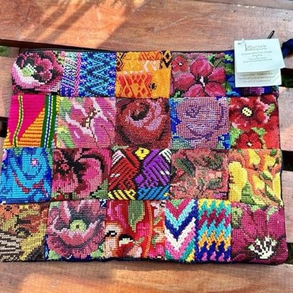 NWT Lucia’s Imports Fair Trade Guatemalan Art Culture Beautiful Make Up Bag 11x8