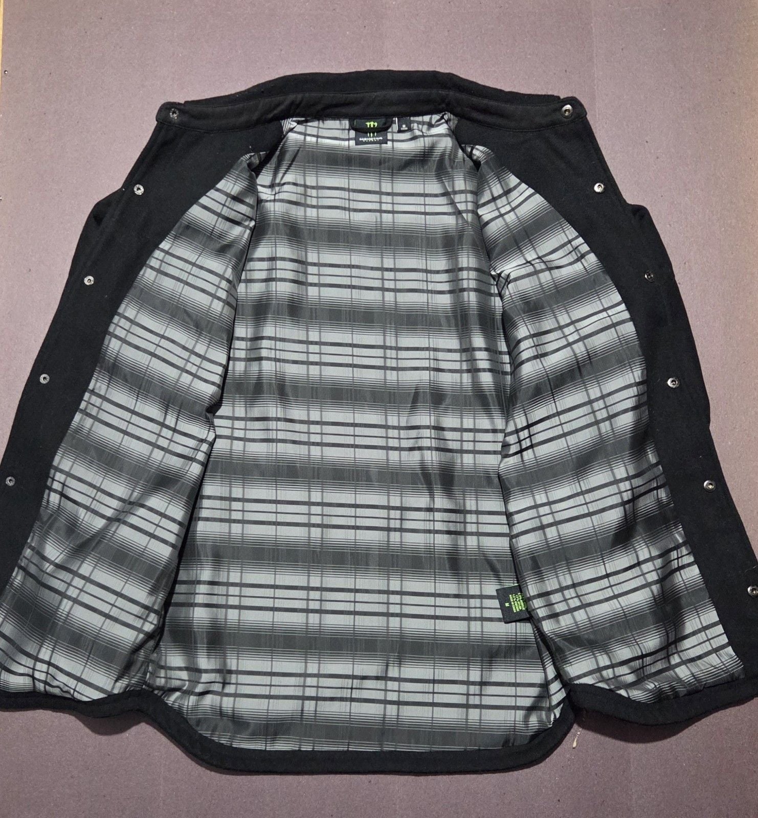 Monster Energy Men’s Black Solid Flannel Button-Up Logo Pockets Long Sleeve M 7