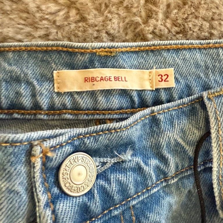 NWT Levi's Ribcage Bell High Rise Flare Jeans Size 32*32 Premium Baggy 4