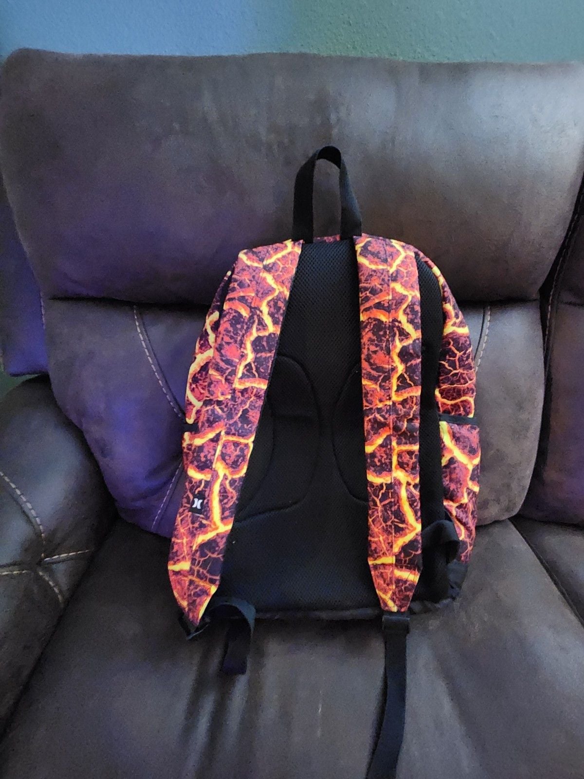 Hurley Abstract Pattern Backpack Zip Closure Adjustable Strap Pockets 3