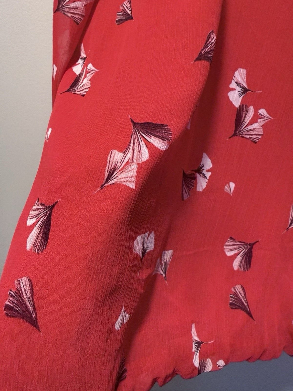 Banana Republic Red Floral Chiffon Pleated V-Neck Long Sleeve Blouse Size L 11