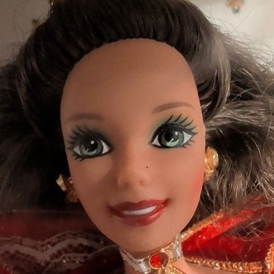 Barbie Happy Holidays Doll 1997 Brunette, Special 10th Anniversary Edition 3