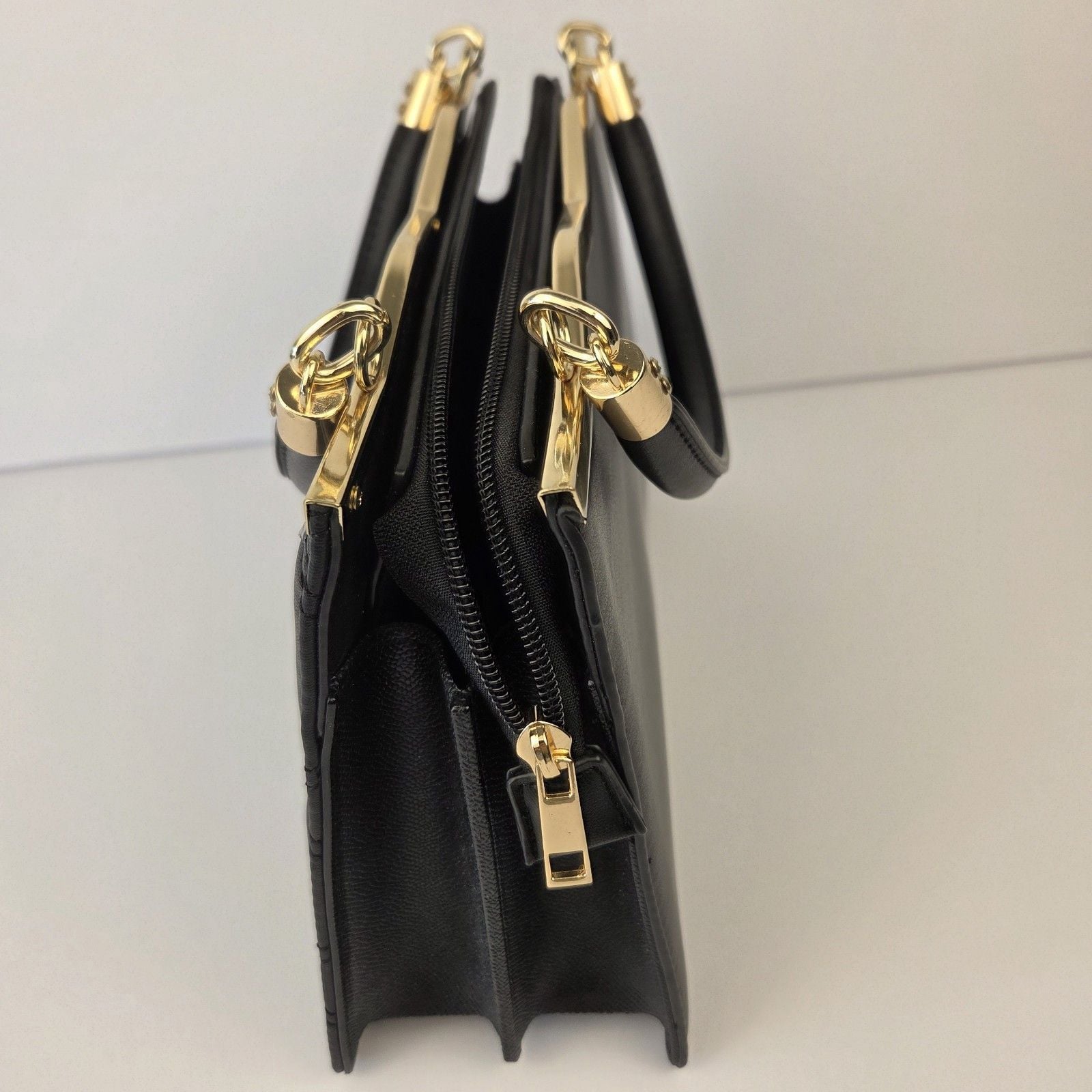 Grossi Black Quilted Rhinestone Handbag Purse Wavy Gold Frame Vintage 3