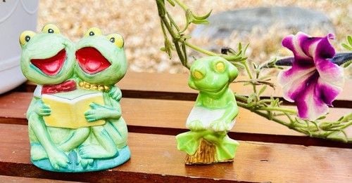 VTG MCM Lot Of 2 JSNY Frogs Singing Frog Couple & Lonely Frog Made In Taiwan MCM 1