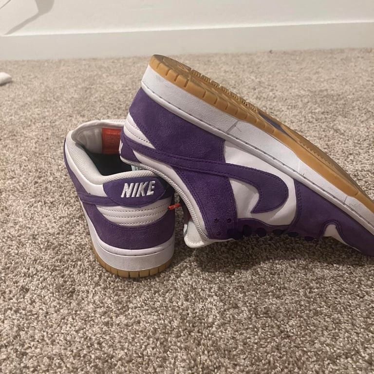 Nike Dunk sb’s purple seude
rarely worn no creases
no original box or backup laces unfortunately
send offers 7