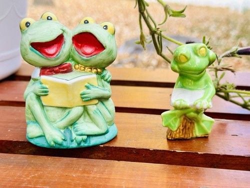 VTG MCM Lot Of 2 JSNY Frogs Singing Frog Couple & Lonely Frog Made In Taiwan MCM 3