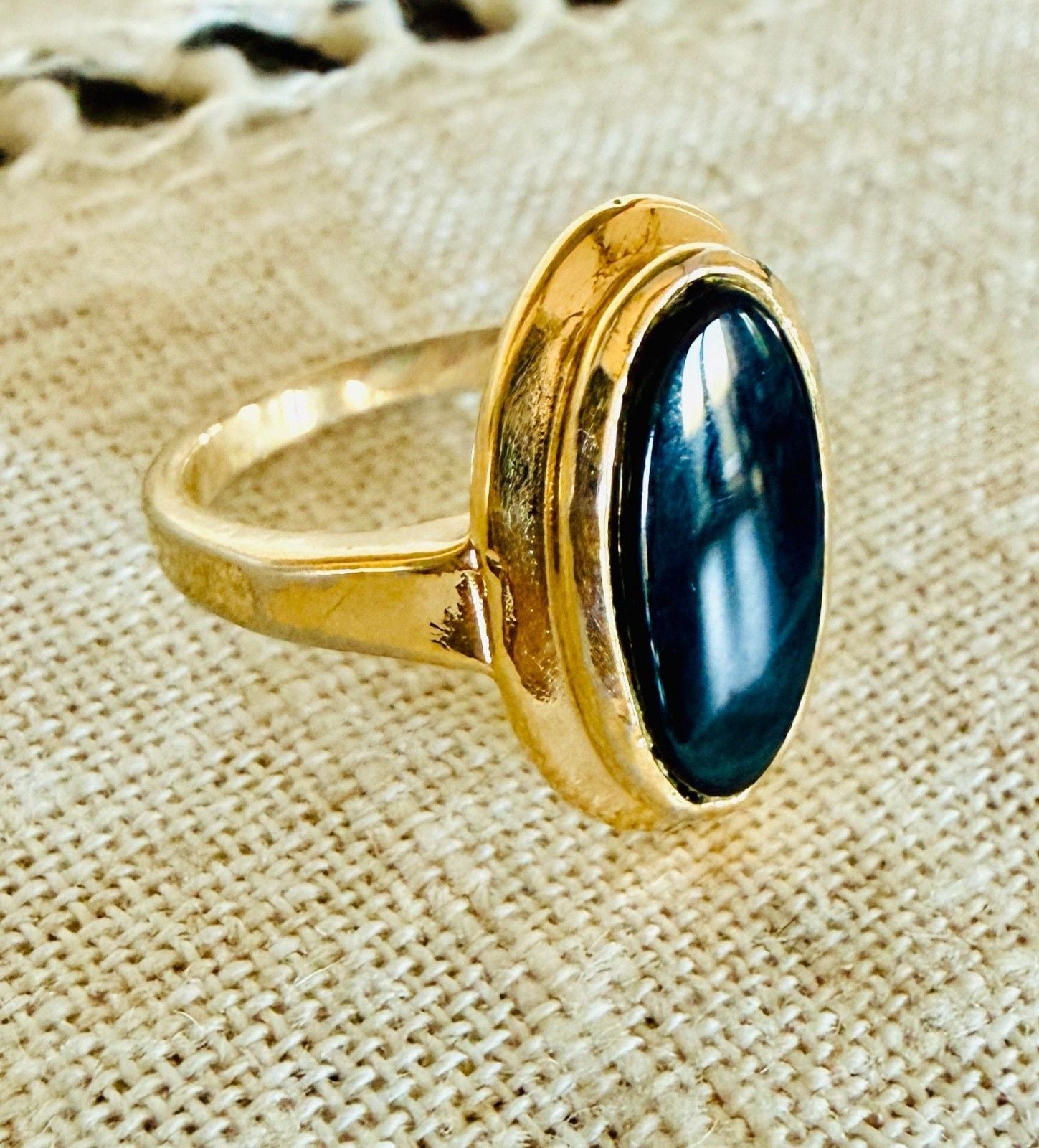 Vintage Gold Tone Black Onyx Cocktail Ring Bezel Set Oval Cabochon Size 5 8