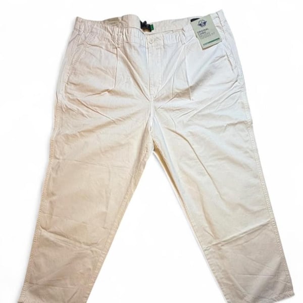 Dockers Original Whiteish/Cream chino relaxed tapered fit pants size W44 L32 brand new with tags 