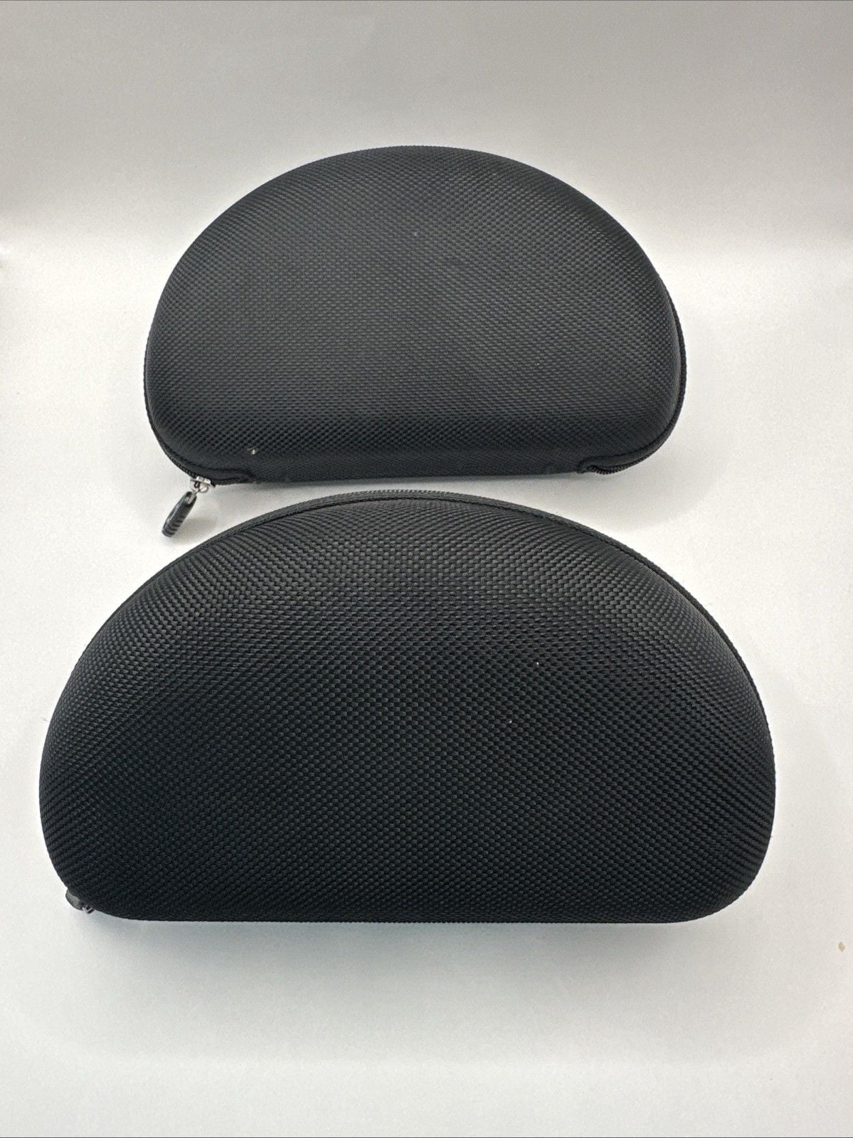 OAKLEY BLACK SUNGLASSES CASE x 2 5