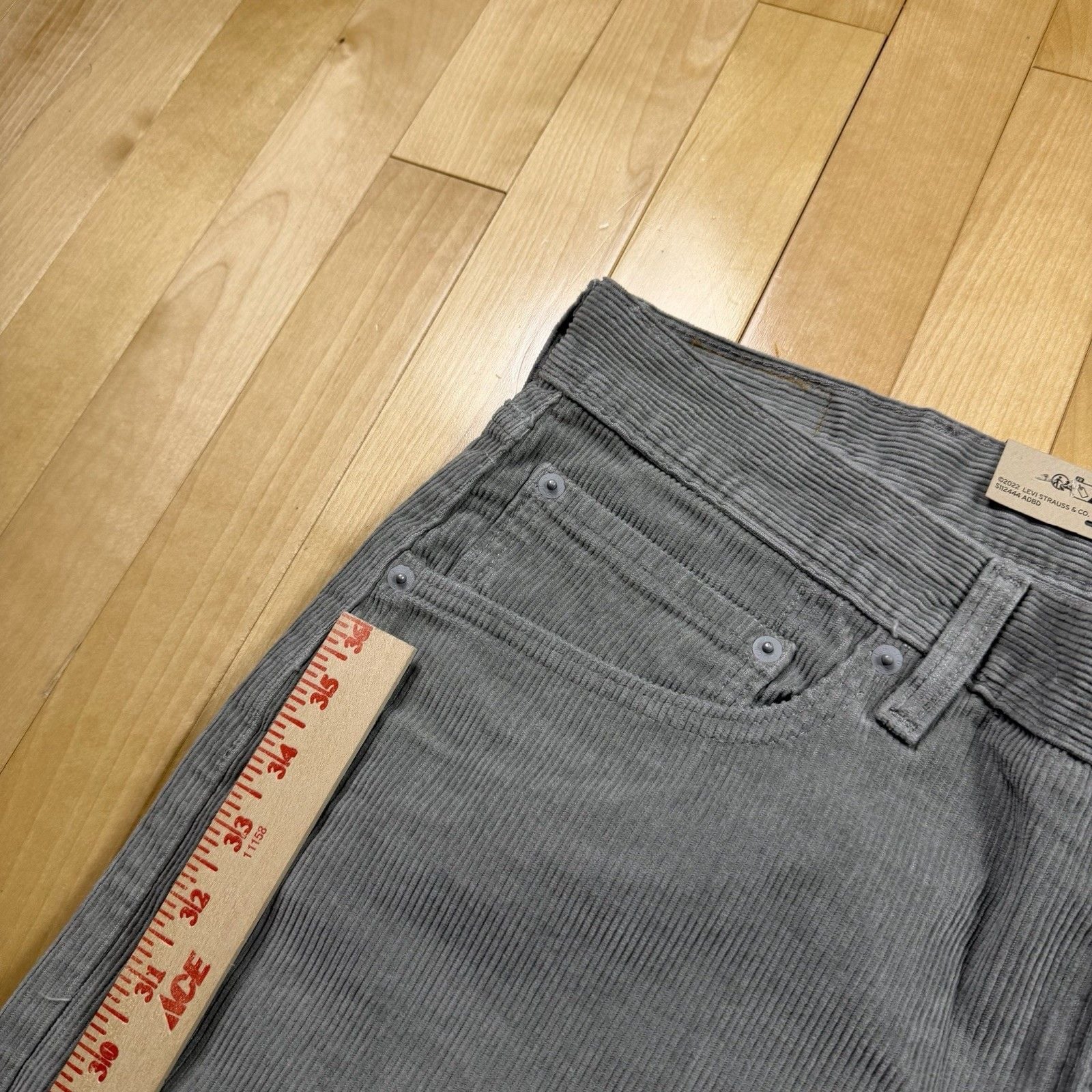 Levi’s 565 Gray Corduroy Pants 38x30 Loose Baggy Straight 90s Skater NWT 11