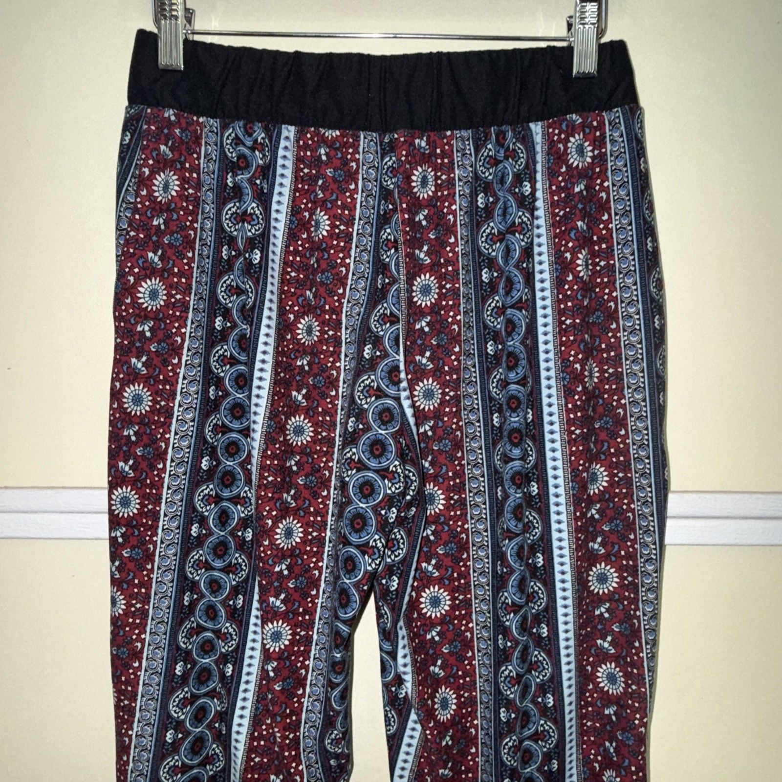 Mudd Boho Hamsa Print Jogger Pants  Medium Sueded Jersey Black Pink 8