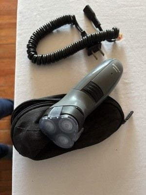 Phillips Norelco Electric Rotary Shaver 3 Head W/cord And Travel Case  8