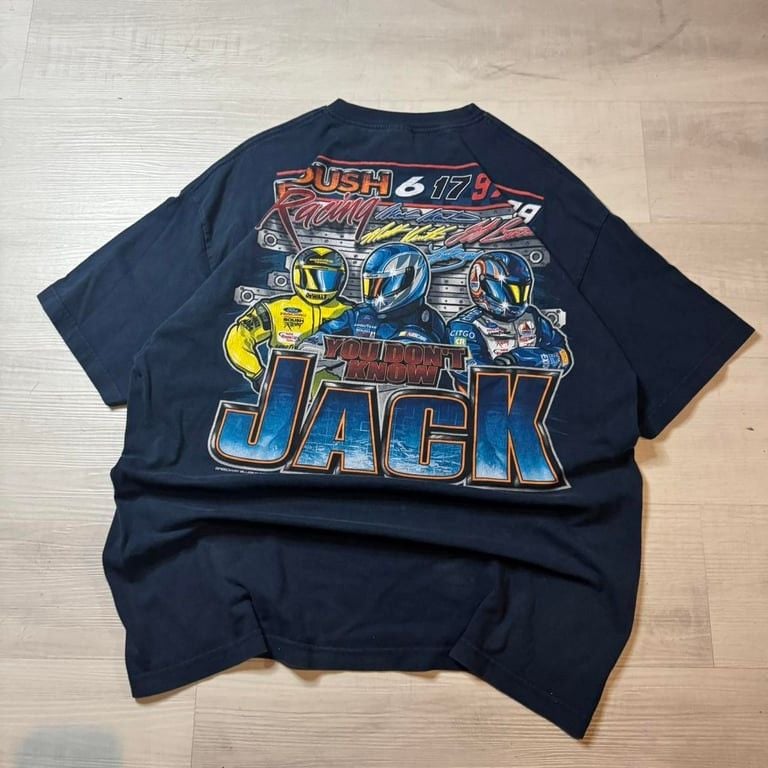 ποΈ Vintage Y2K Roush Racing NASCAR Tee β XXL Alstyle π
π₯ Bold, graphic-heavy vintage 2001 Roush Racing NASCAR tee featuring legendary Ford Taurus race cars and drivers! This double-sided print is packed with high-energy racing graphics that 3