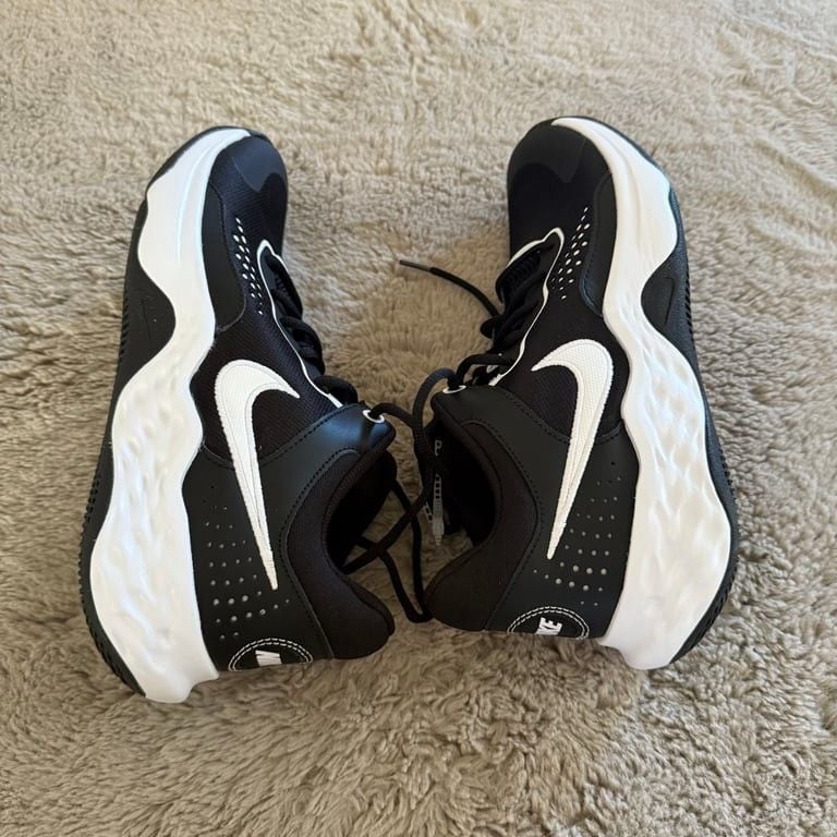 NWOT Nike Men's Fly.by Mid 3 Black Athletic Sneakers Shoes Size 11 Outdoor 7