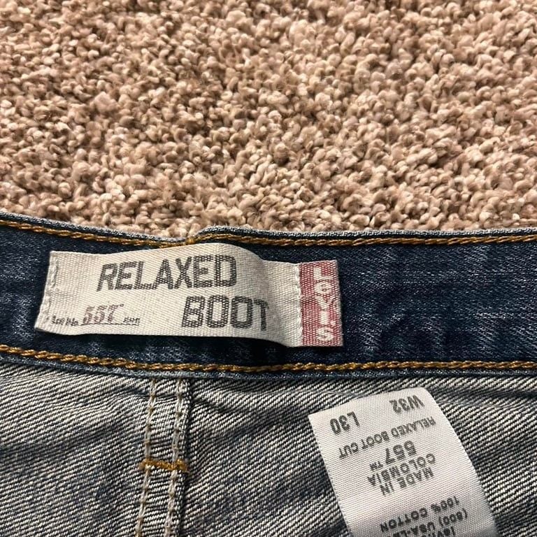 Levi's 557 relaxed bootcut jeans
no stains or holes 5