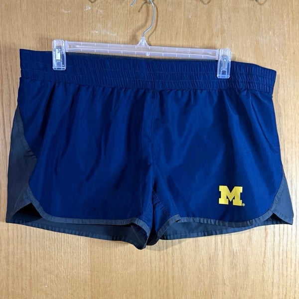 Pro Edge Michigan Wolverines Activewear Shorts Blue Size L