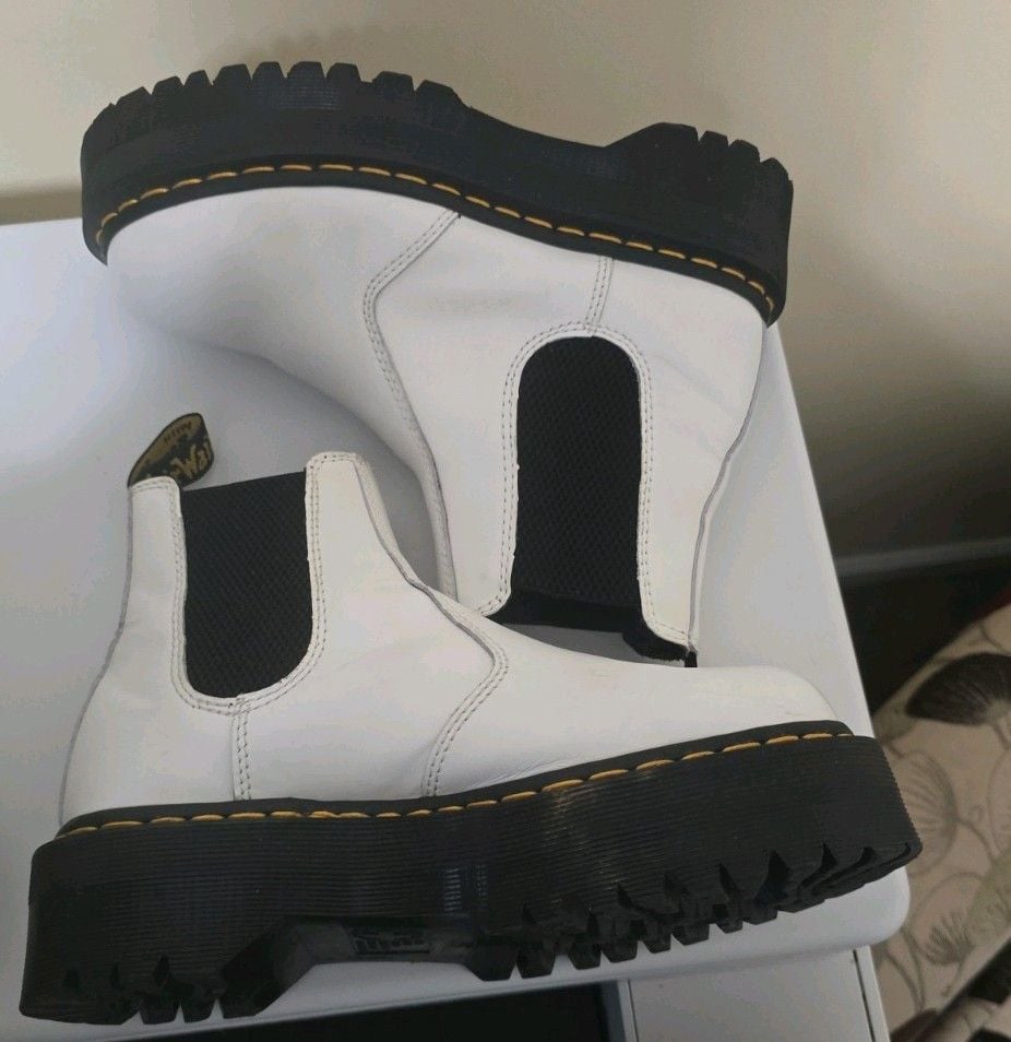 Doc Martens 2976 Chelsea Platform Boots Quad Smooth White Leather US SZ 8 BH 7