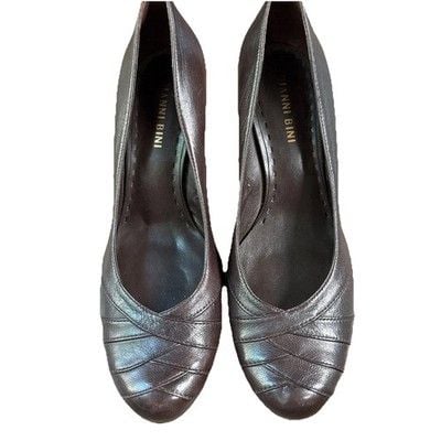 Gianni Bini Chocolate Brown Leather Pumps Womens Sz 8 Heels Shoes Closed Toe 8