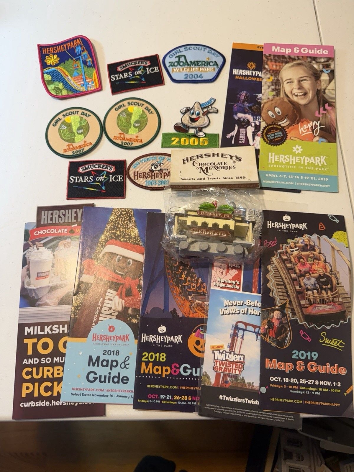 Hersheypark Amusment Park Patches & Brochures Lot 1