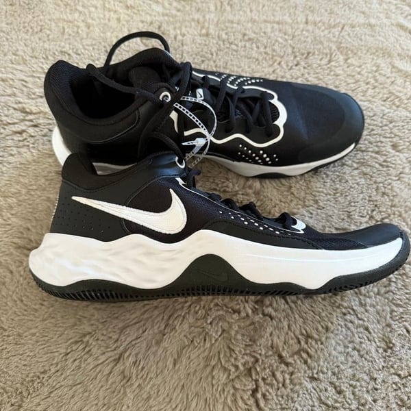 NWOT Nike Men's Fly.by Mid 3 Black Athletic Sneakers Shoes Size 11 Outdoor