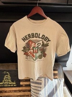 Harry Potter Hogwarts Herbology Beige Cotton Graphic Men's XL Crew Neck T-Shirt 2