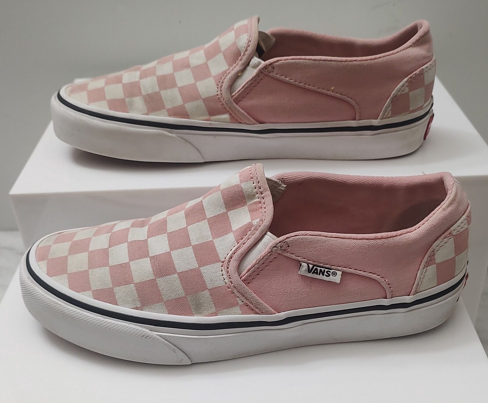 Vans Classic Slip-On Checkerboard Pink and White Sneakers, US(Wmn)6 6